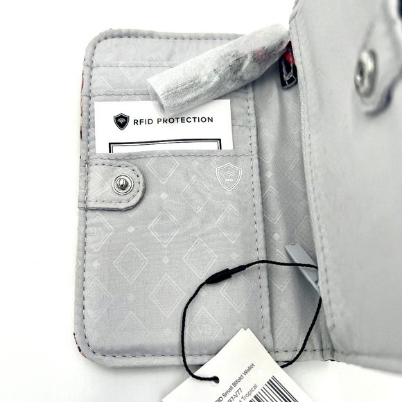 Vera Bradley Bags Nwt Vera Bradley Ultralight Rfid Bifold Wallet In